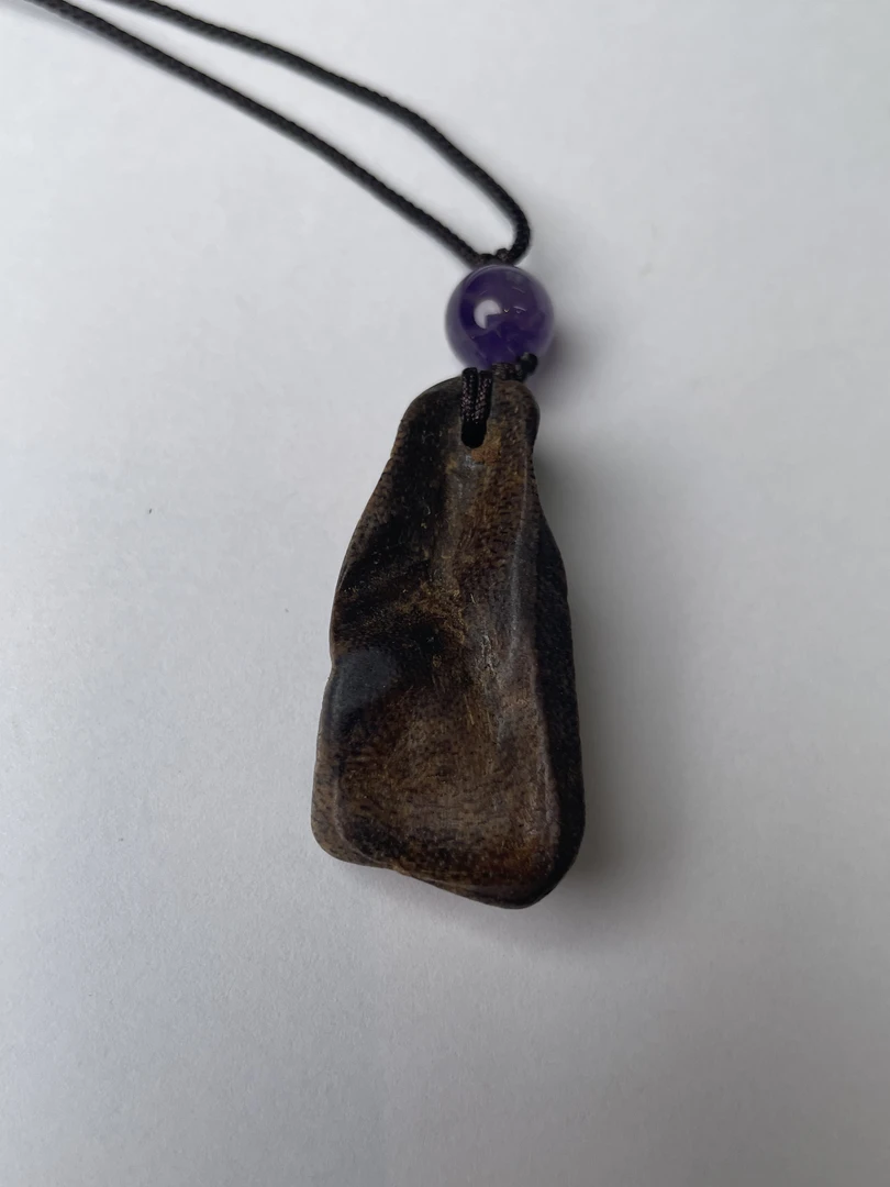 莺歌绿奇楠九九沉随型挂件