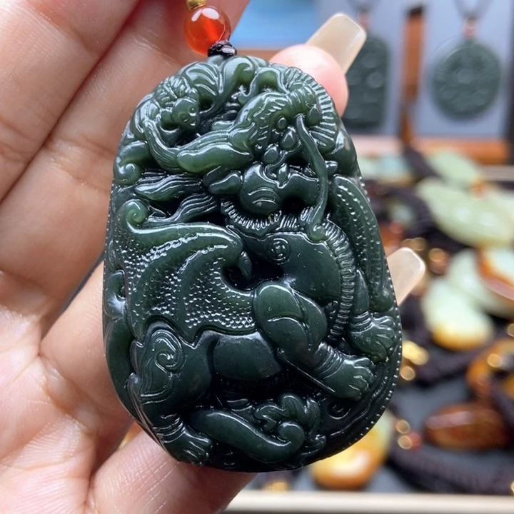 和田玉颈饰未镶嵌
