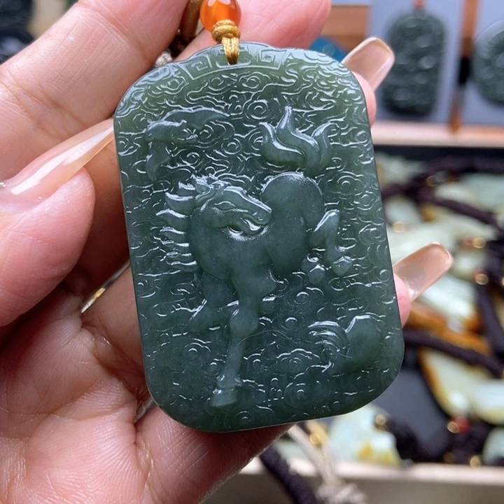 和田玉颈饰未镶嵌双面