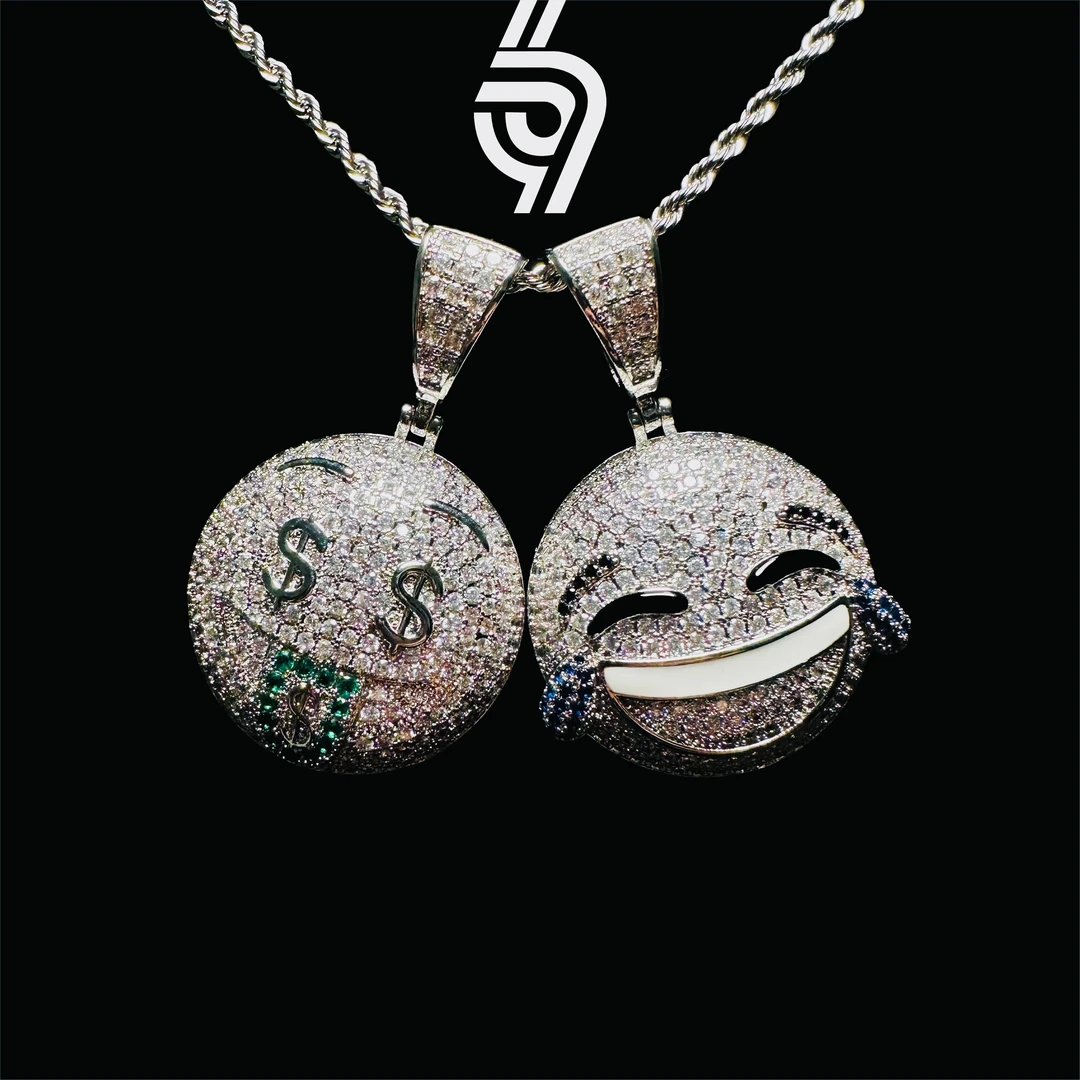 铜合成锆石吊坠 六七嘻哈风笑哭美元表情圆吊坠个性潮流小众项链