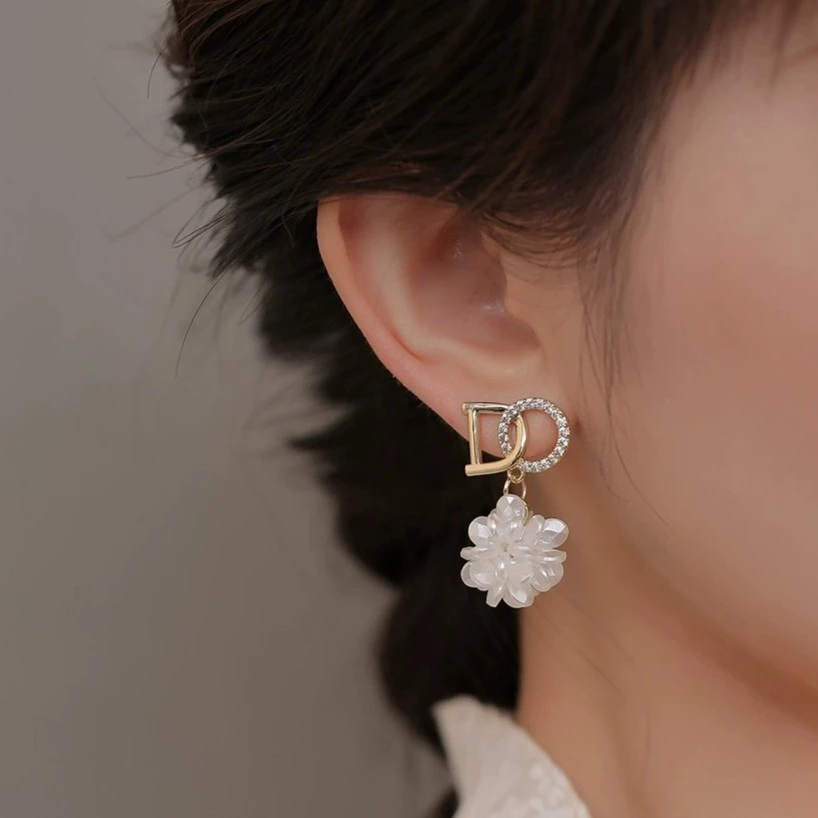铜合金耳饰 DO字母花朵耳钉女网红气质耳环简约时尚小众百搭轻奢