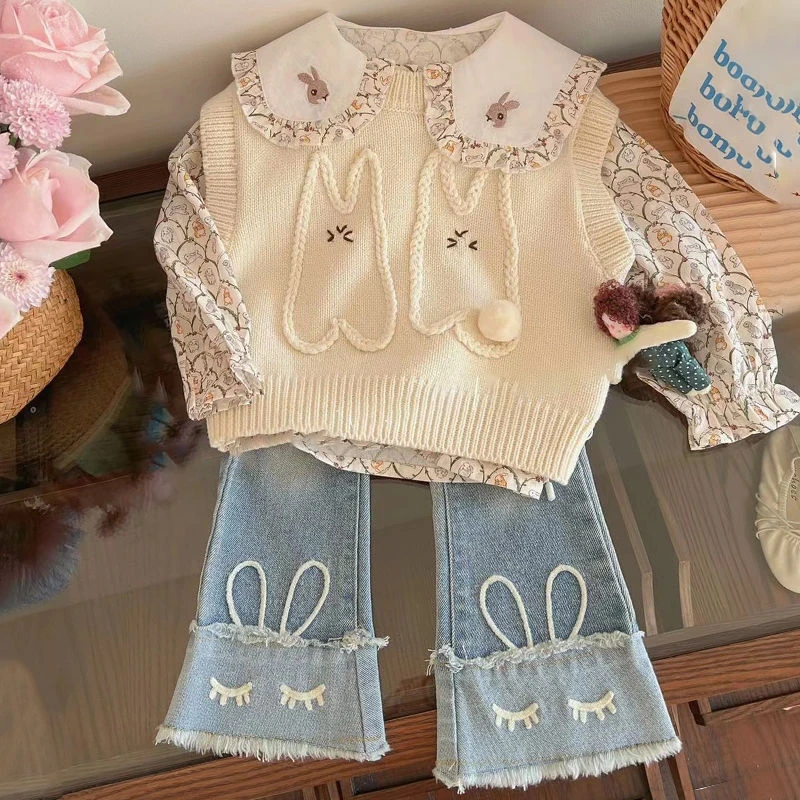 2024新款女童秋冬宝宝卡通兔子毛线背心翻领衬衣牛仔喇叭裤三件套