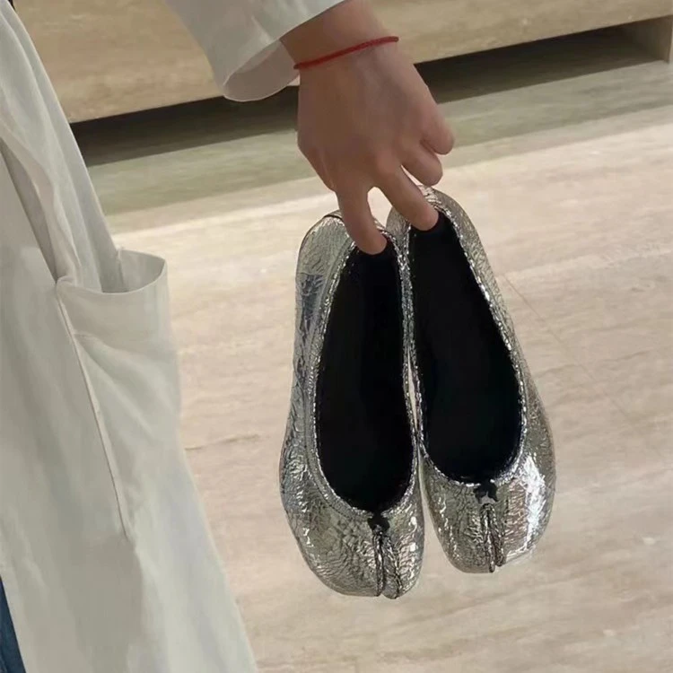 QINGYI1566真皮猪蹄分趾鞋软底浅口裂纹显瘦纯色时尚百搭平底皮鞋