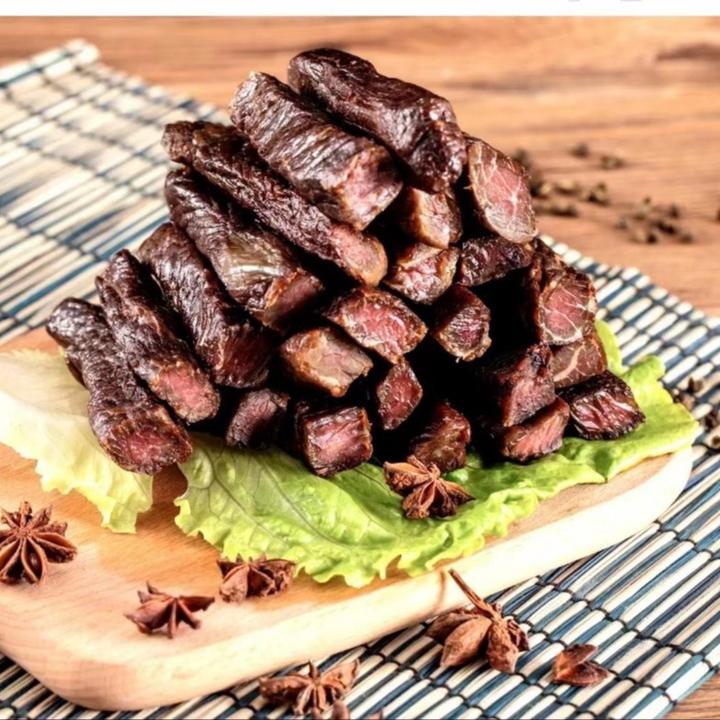 内蒙古风干牛肉干8成干嚼劲香辣牛肉干儿童零食即食特产独立包装