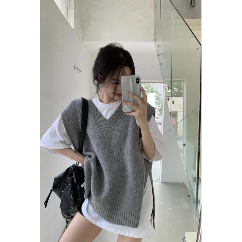 氛围感十足~100%澳洲美丽诺羊毛V领开叉设计马甲