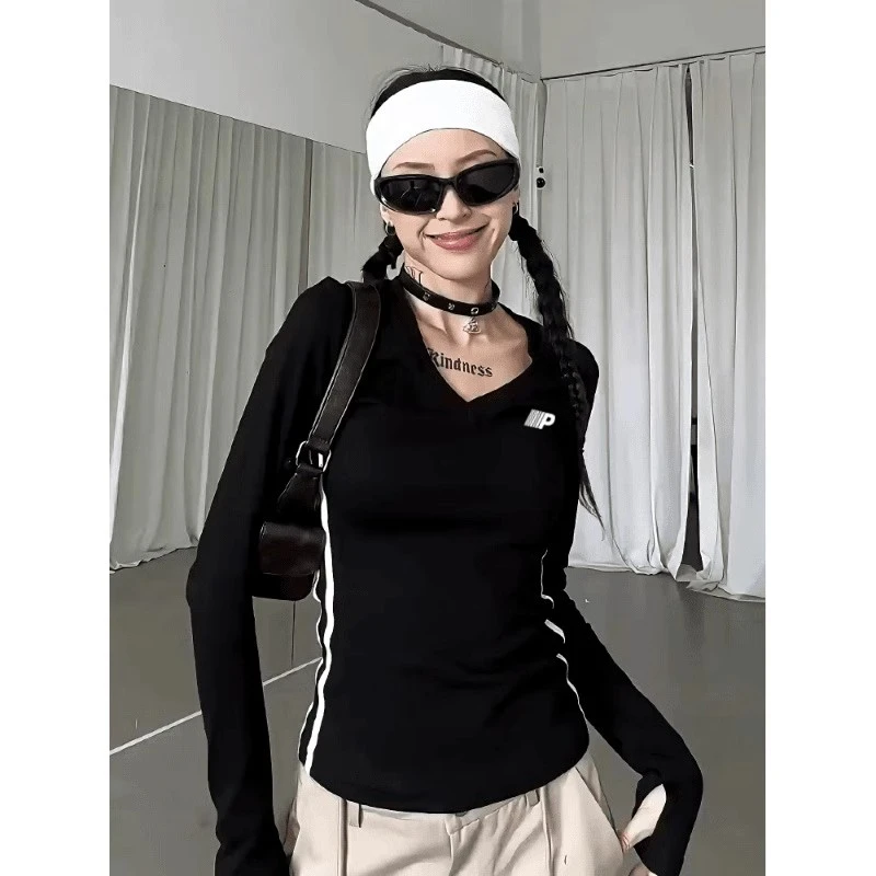 2024秋季新款纯欲风美式复古V领长袖T恤女内搭打底衫修身辣妹上衣