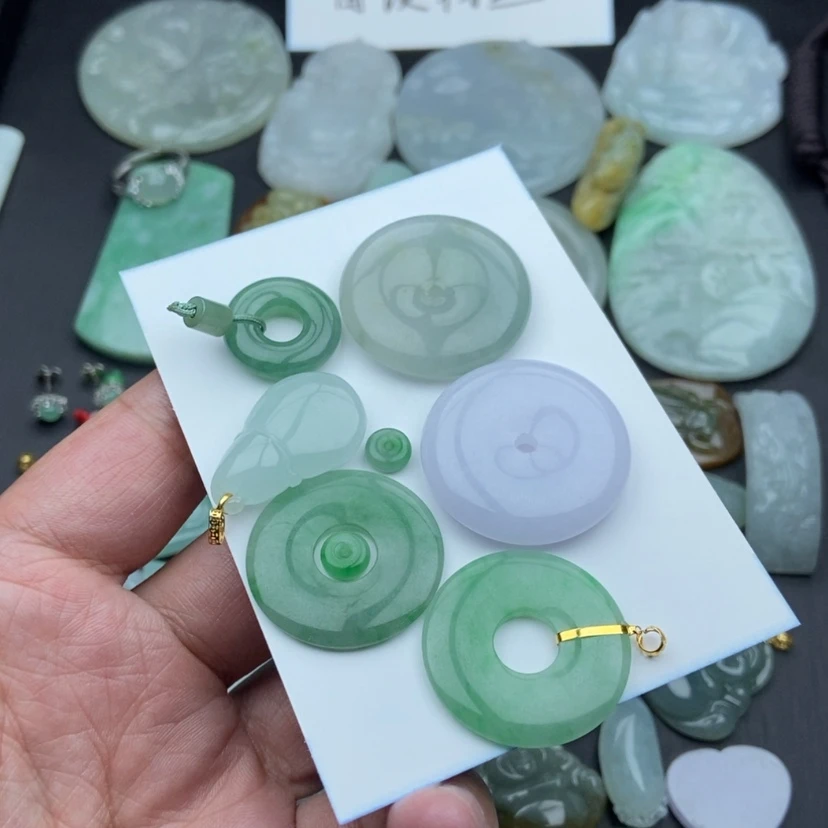 【闪购商品】翡翠颈饰未镶嵌蛤****包