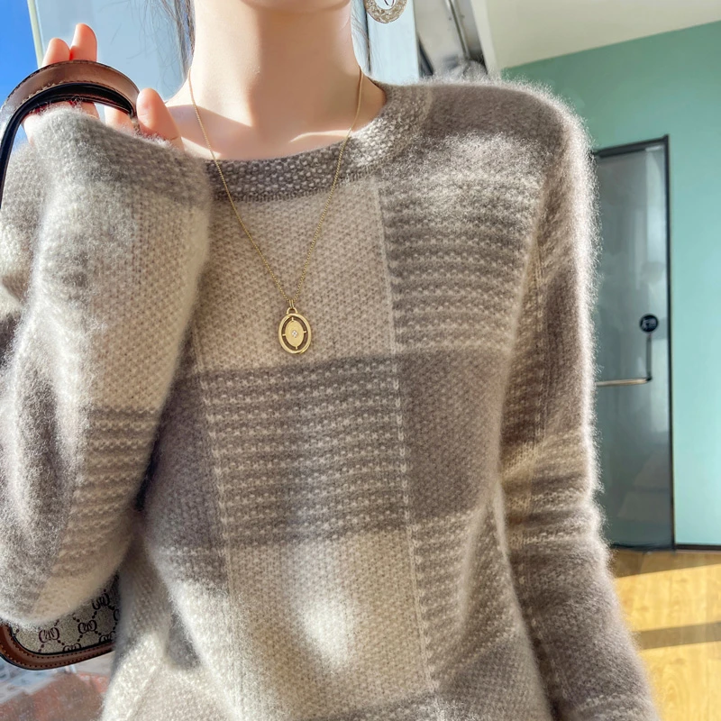 圆领拼色100%纯羊毛衫女冬季新款格子长袖上衣宽松加厚毛衣BM6641