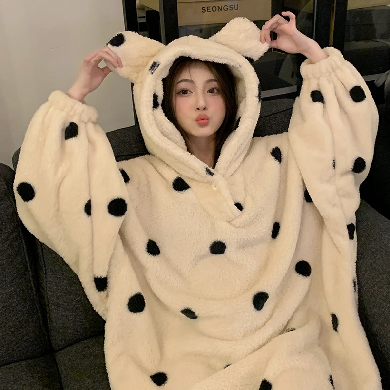 珊瑚绒冬季连体睡裙加厚法兰绒睡衣可外穿连帽宽松大睡袍圆点大码