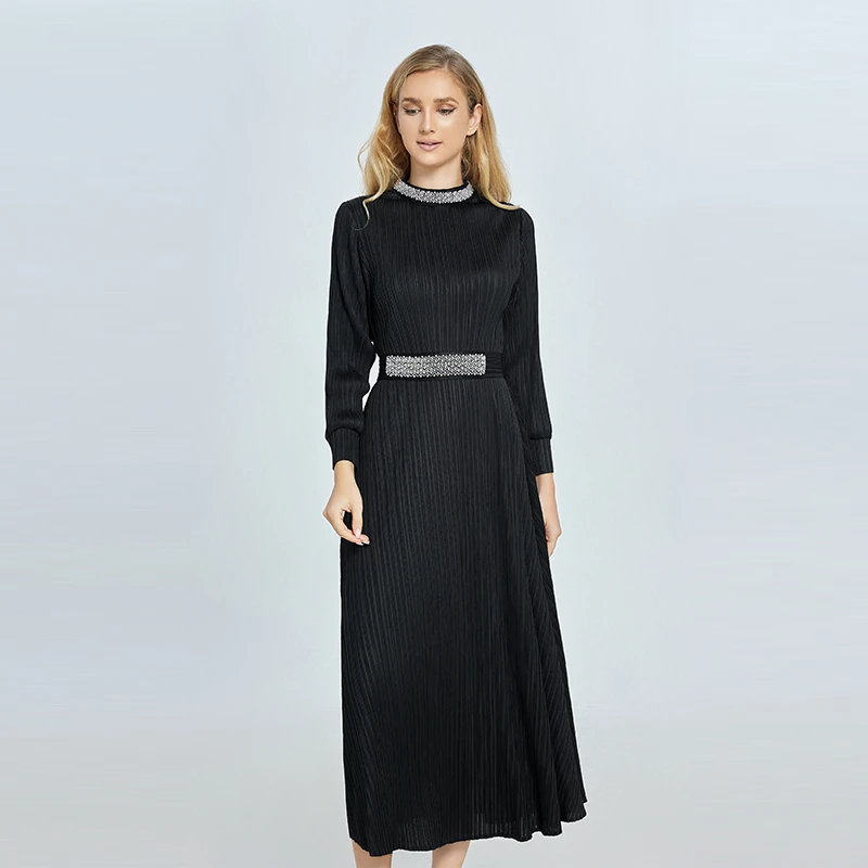 三宅2024褶皱早秋款法式赫本风高级干气质名媛收腰显瘦黑色礼服裙