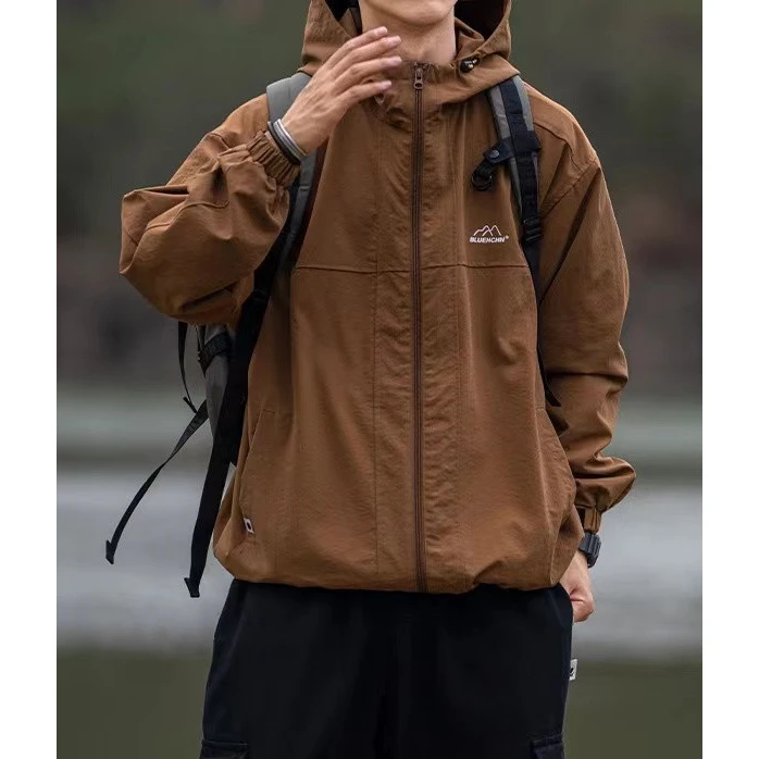 山系户外冲锋衣外套男春秋新款ins宽松连帽刺绣工装夹克休闲上衣