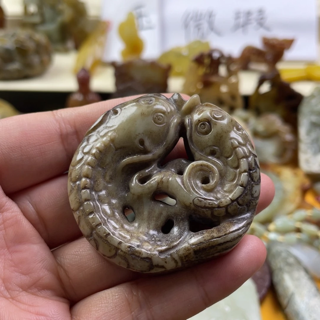 蛇纹石玉颈饰合金128