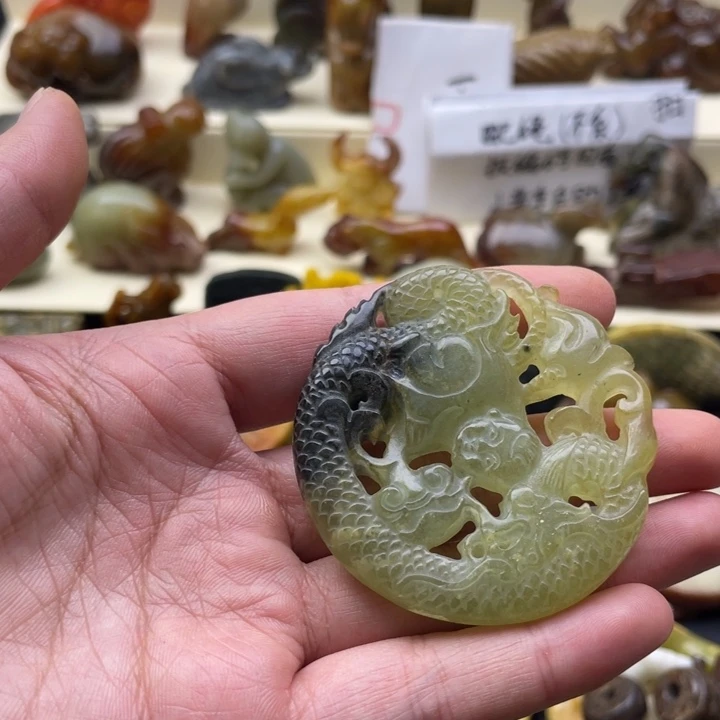 蛇纹石玉摆件未镶嵌44