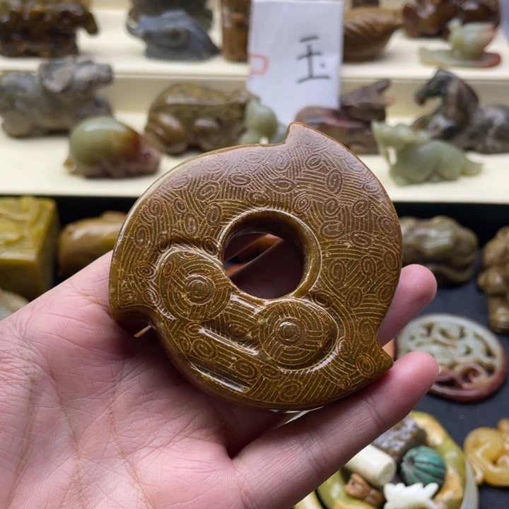 蛇纹石玉颈饰未镶嵌9