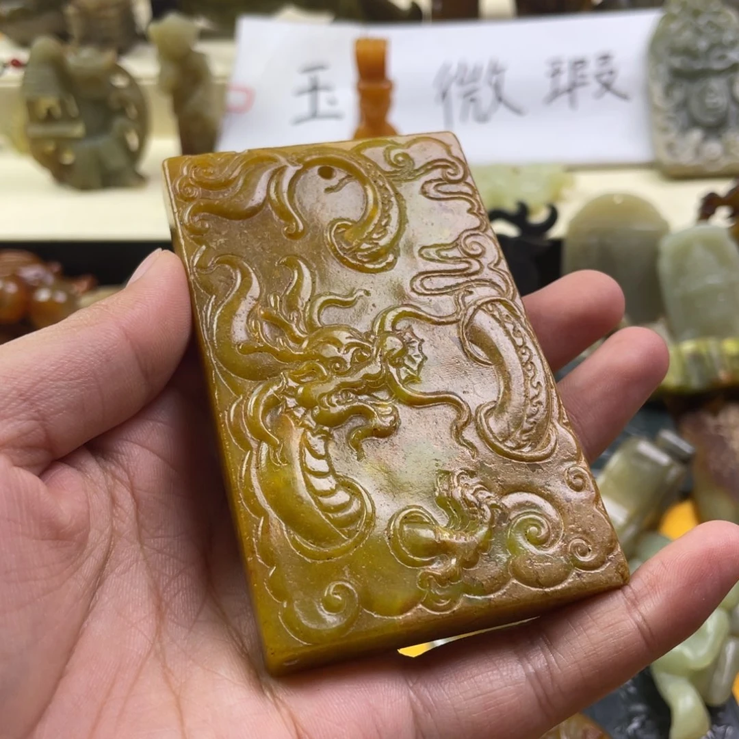 蛇纹石玉颈饰合金190