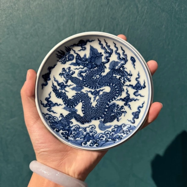 千静悦心 青花龙纹小壶承