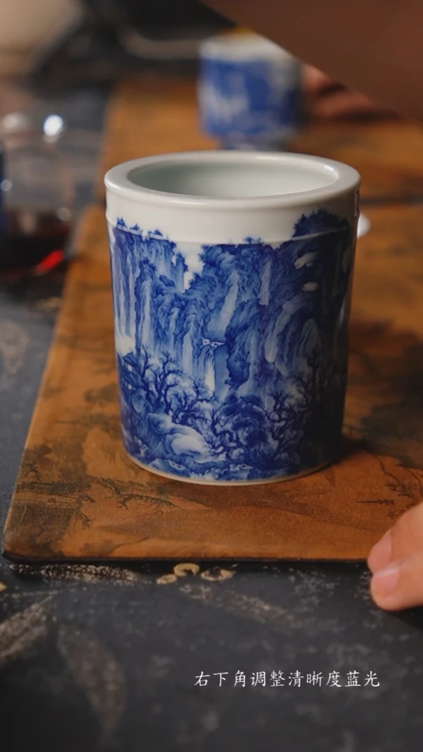 【闪购商品】杯九本珍藏 青花江山行旅图笔筒