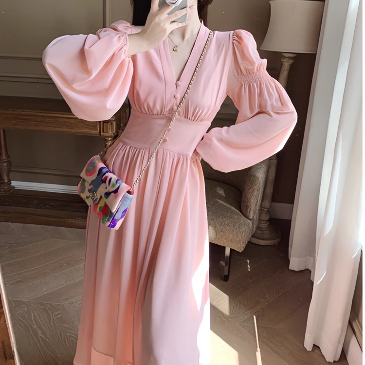 聂小舟同款衣服垂坠感粉色连衣裙子初秋季2023新款长袖小众长款