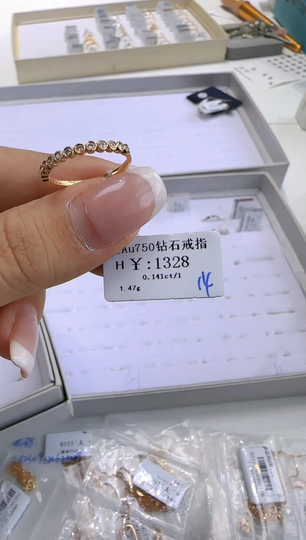 【闪购商品】钻石戒指/指环18K金镶嵌120800
