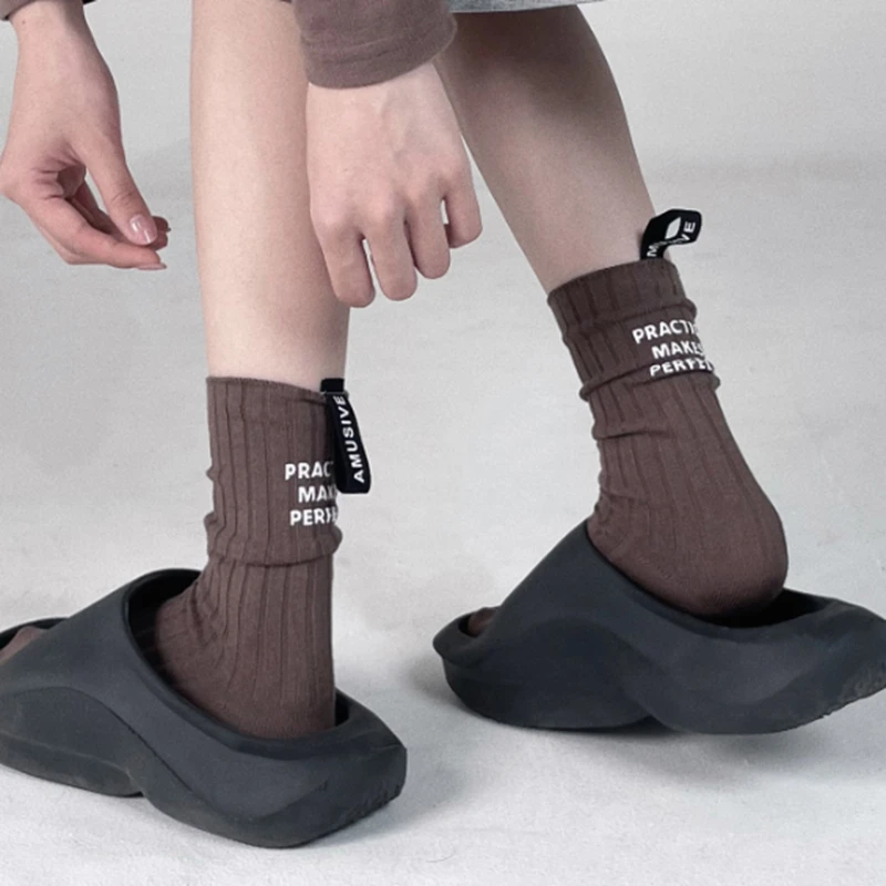 欧货个性袜子女网红款潮袜后跟字母飘带堆堆袜日系百搭中筒袜ins