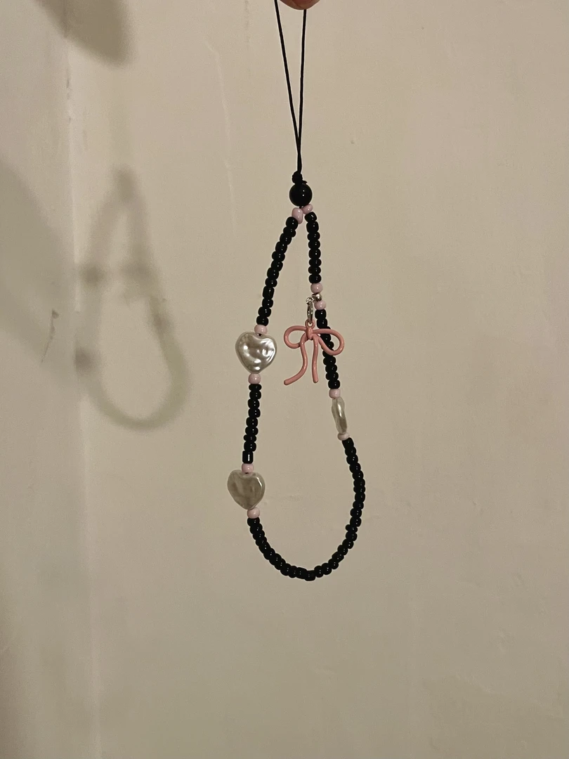 壳椰·ins风黑粉蝴蝶结手机链ccd爱心挂绳串珠辣妹相机挂件挂链