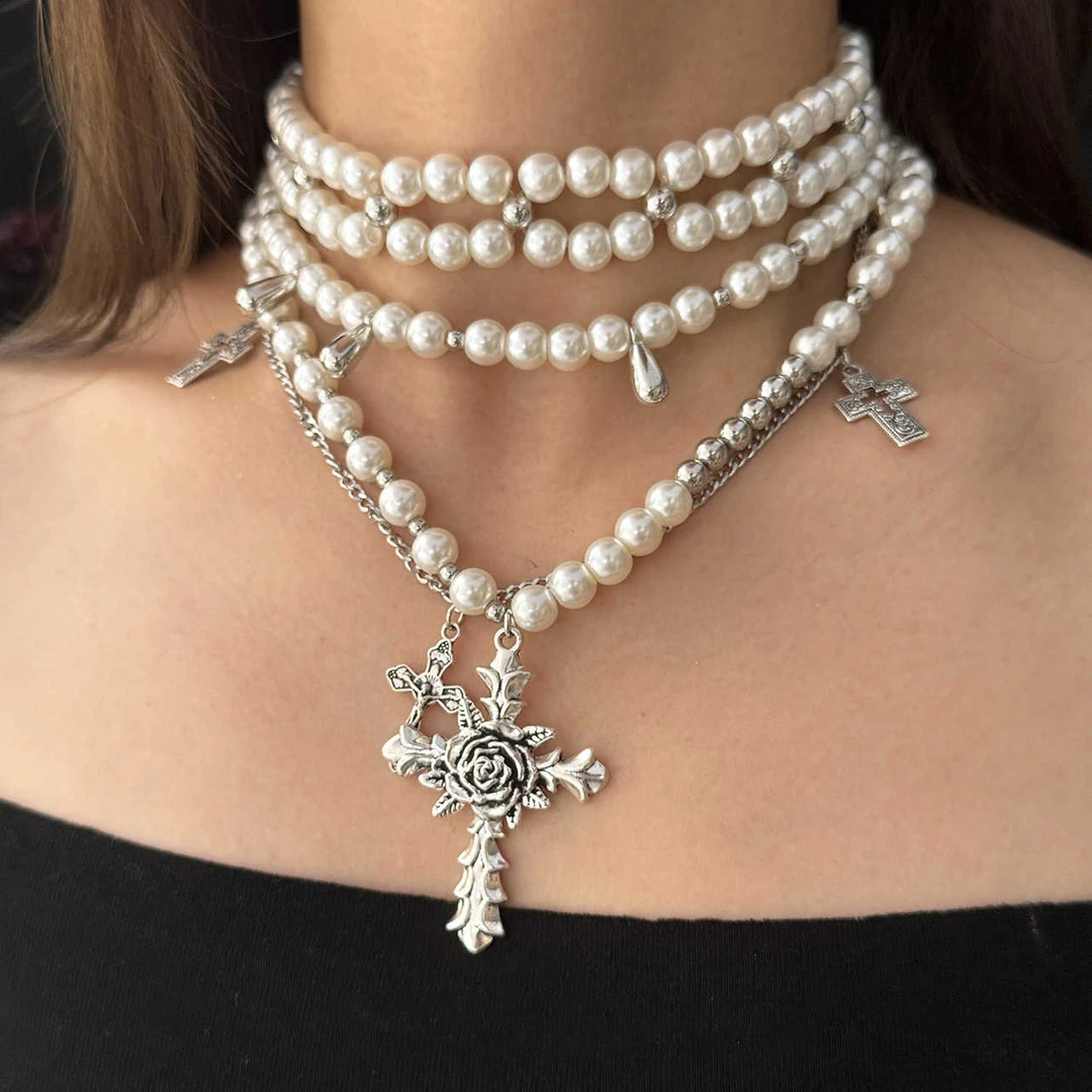 多层叠戴十字架项链女颈链choker轻奢小众感锁骨链配饰饰