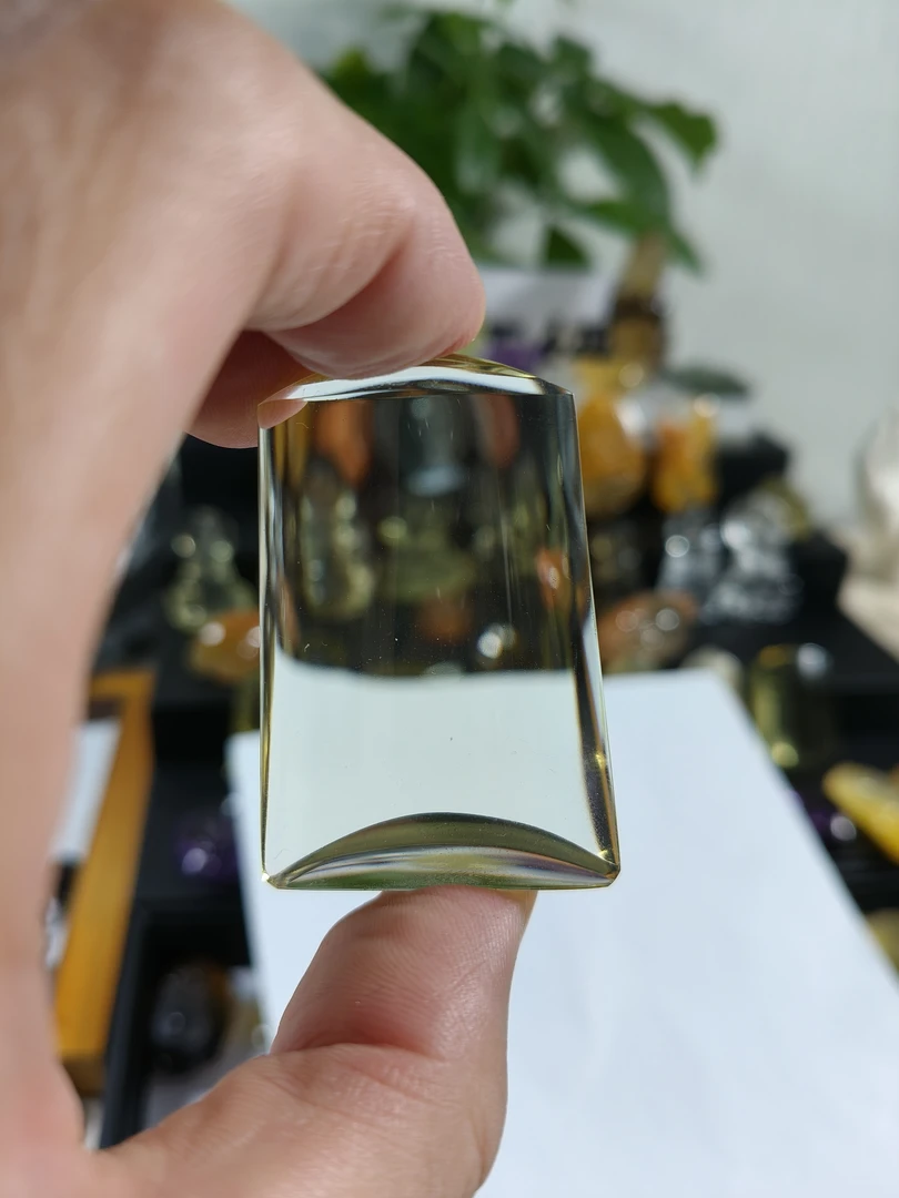 天然水晶黄水晶平安无事牌吊坠。 31.8克