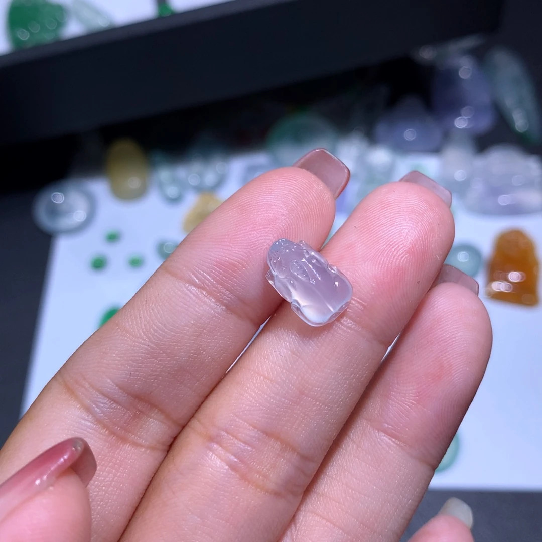 翡翠颈饰未镶嵌貔貅