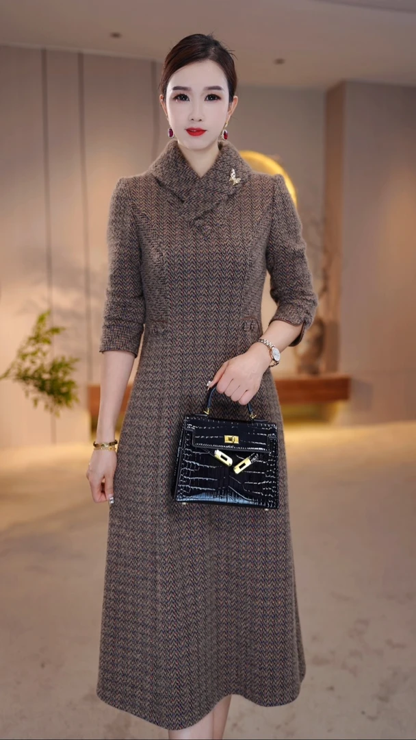 绒面冬季新款气质加厚修身遮肉大码中老年妈妈装连衣裙Z10095