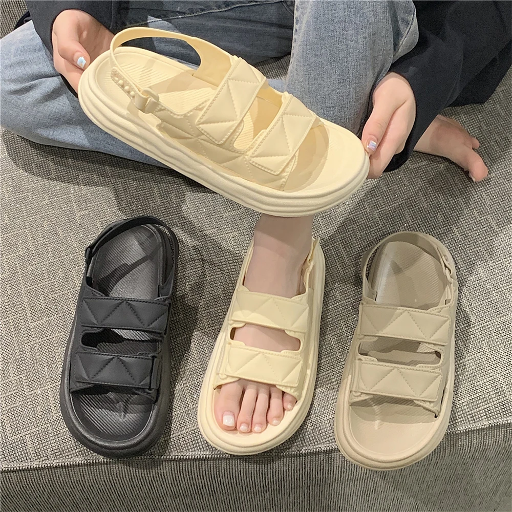 细细条 休闲外穿防滑平底沙滩鞋女韩版个性时尚百搭罗马凉鞋夏ins