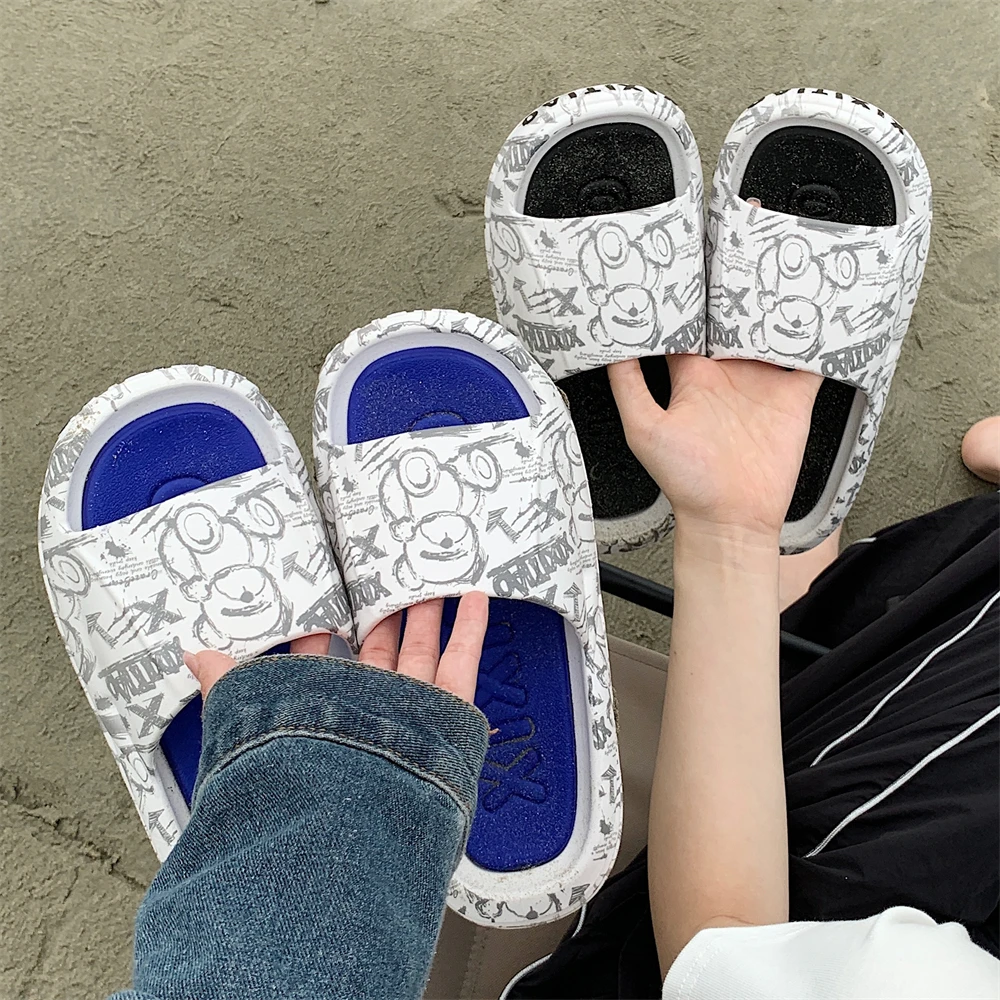 细细条 潮酷个性涂鸦小熊拖鞋男女夏季外穿防滑情侣沙滩凉拖鞋ins
