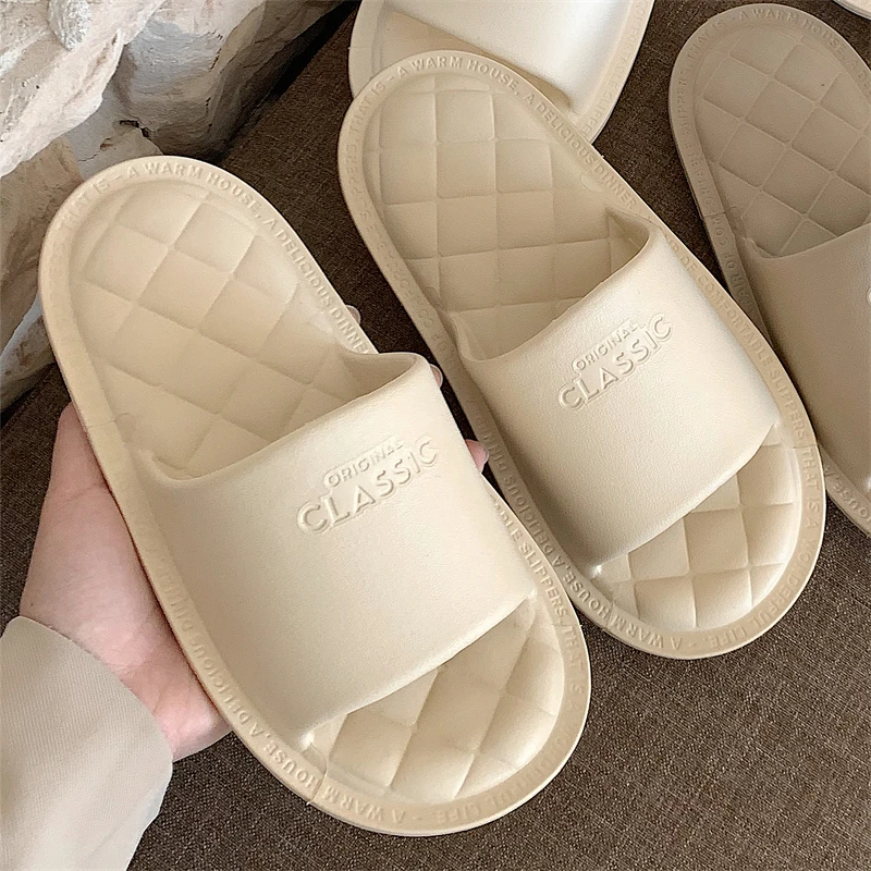 细细条 情侣简约EVA软底菱格拖鞋踩屎感室内防滑浴室洗澡凉拖女夏