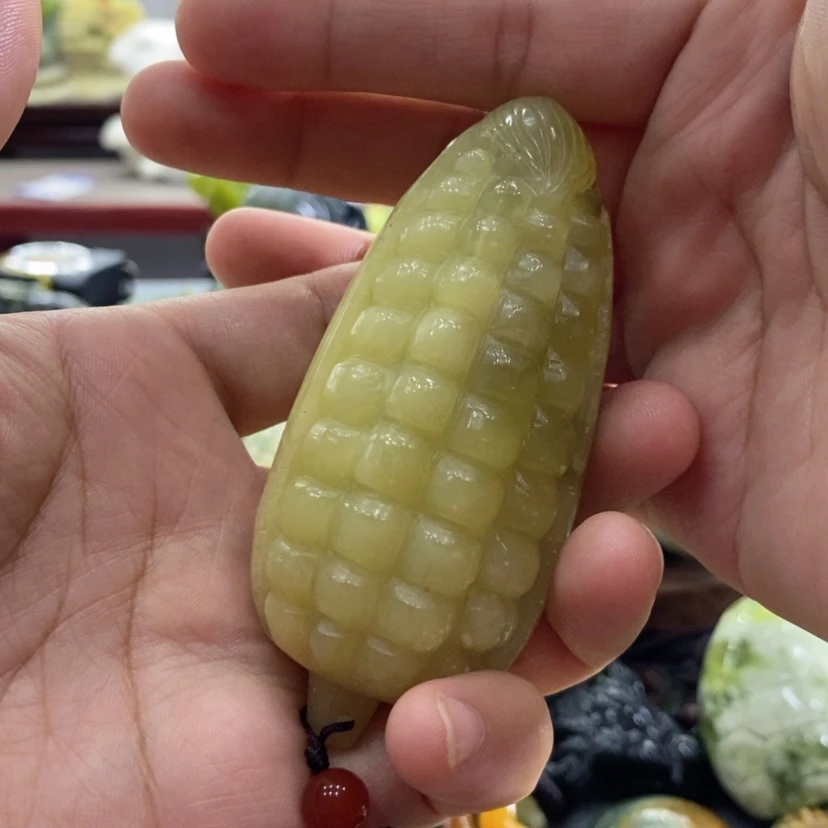 【闪购商品】蛇纹石玉手把件未镶嵌笑**语
