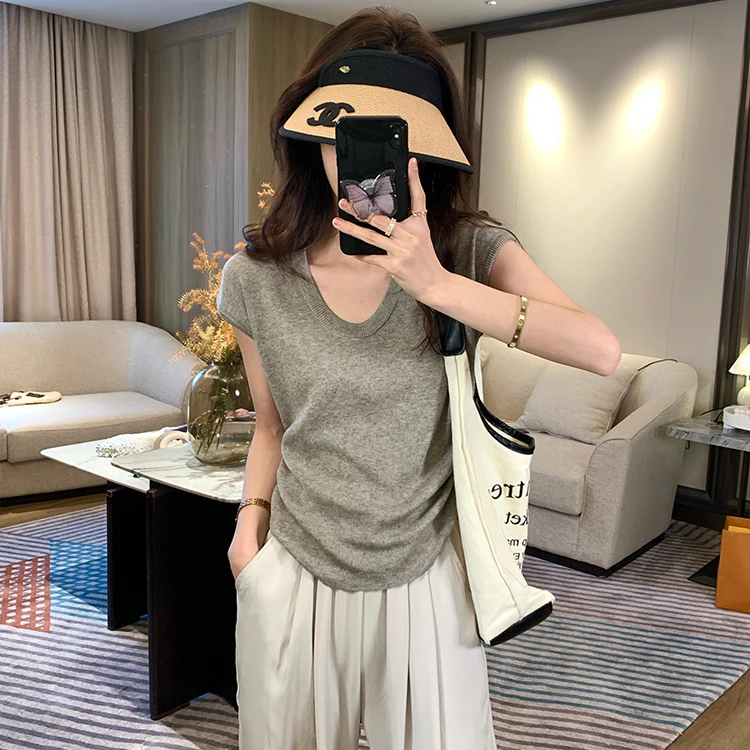 【现货】简约主义慵懒风松弛感U领上衣软糯冰丝针织衫女