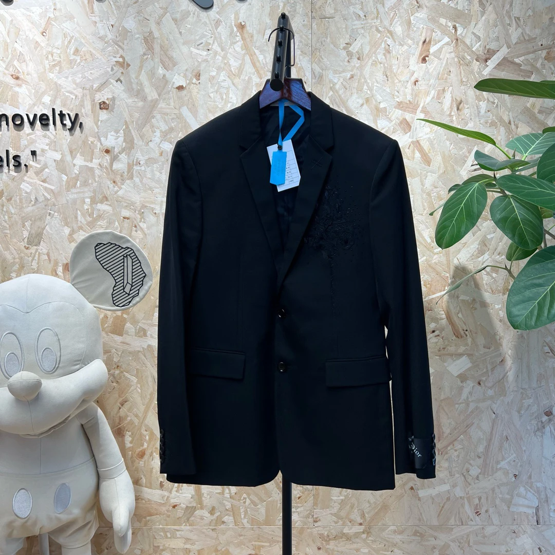 99新 DIOR/迪奥 珠片绣花 黑地毯系列/44码 YS000130