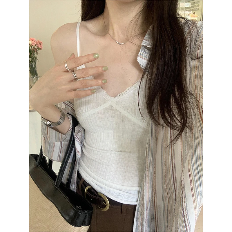 辣妹紫色蕾丝吊带背心女夏新款防走光V领性感修身短款白色上衣女