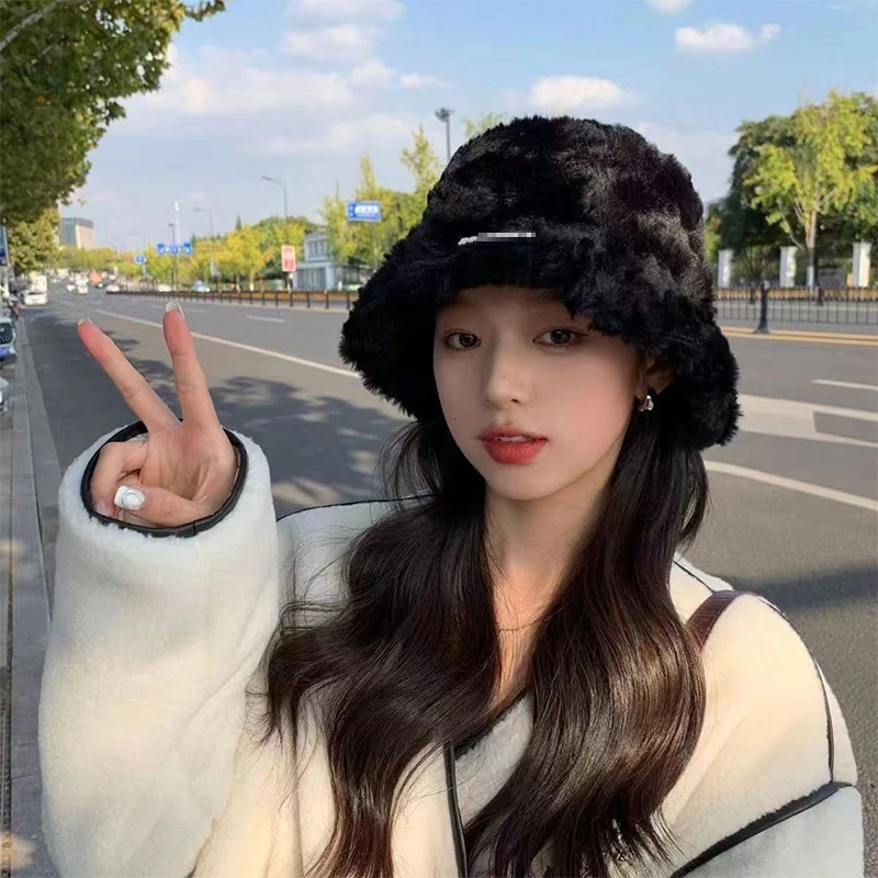 【新疆包邮】韩版毛绒字母渔夫帽女冬季保暖护耳盆帽甜色加厚网红