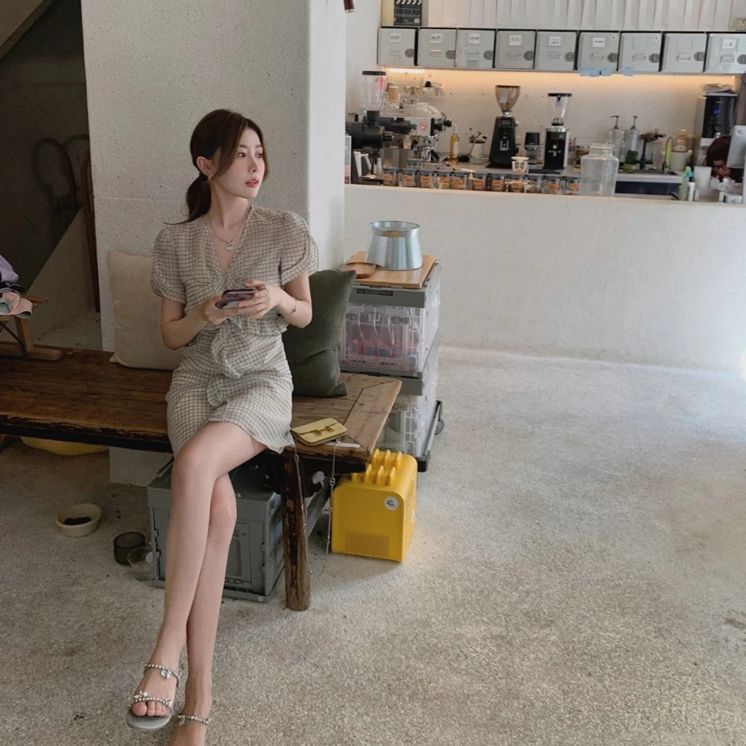 ASM ANNA◆茶盐气泡水~洋气V领荷叶边连衣裙交叉设计感衬衫A10659