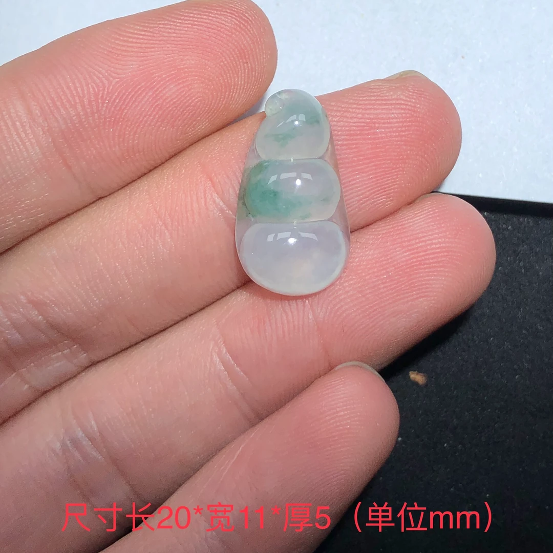 缅甸纯天然A货翡翠福豆吊坠冰种飘花彩圆润饱满精致时尚揭阳精工