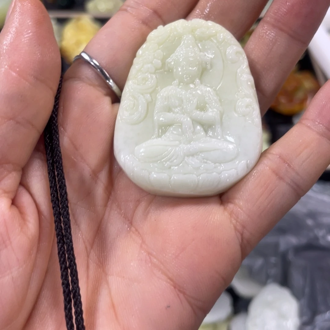 蛇纹石玉颈饰合金