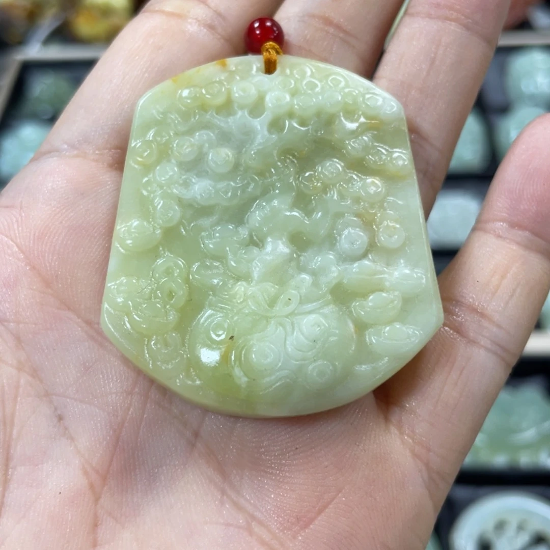 蛇纹石玉颈饰未镶嵌
