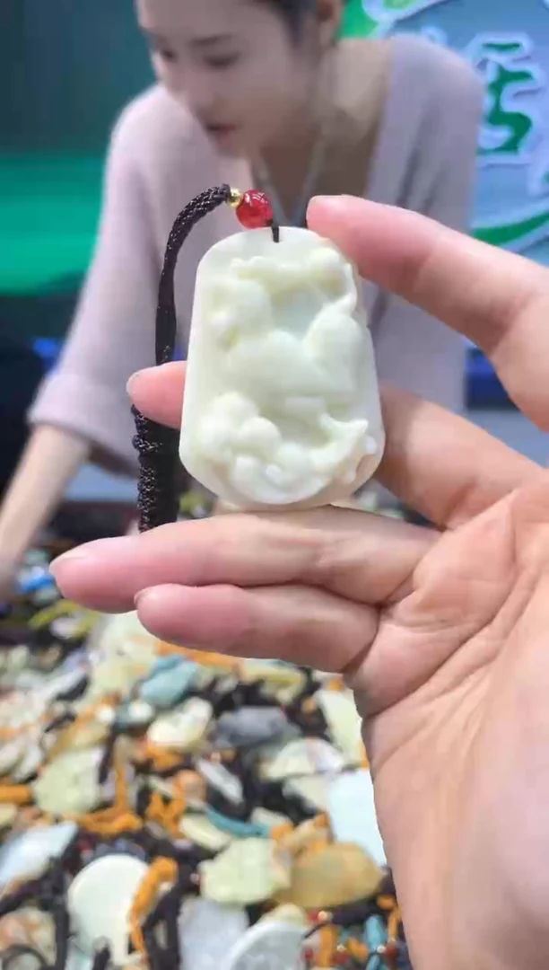 【闪购商品】岫玉吊坠未镶嵌·