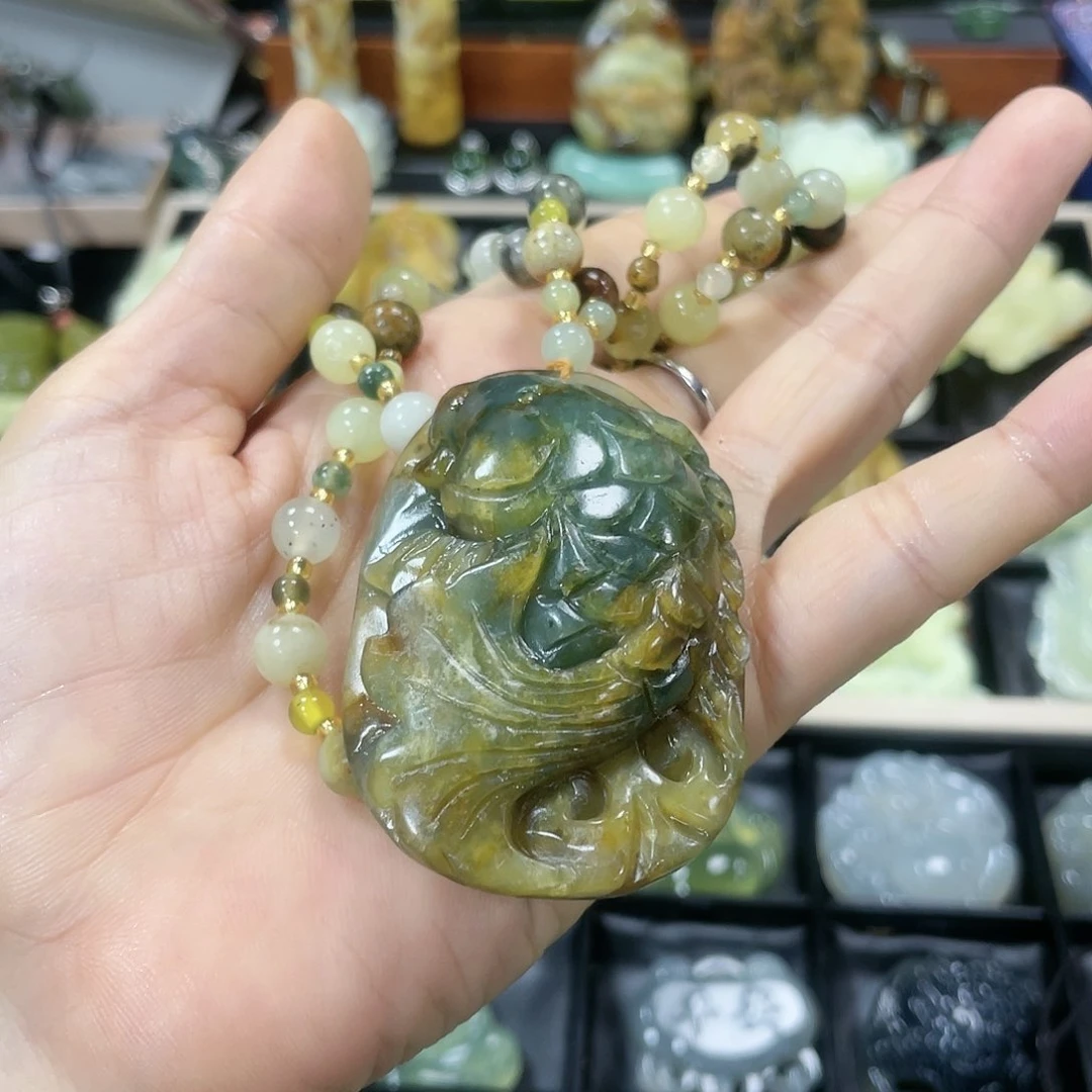 蛇纹石玉颈饰未镶嵌