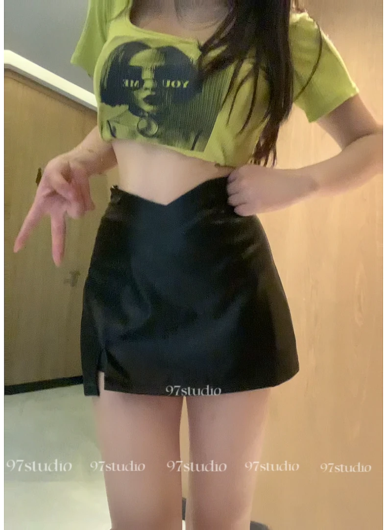 胖mm大码女装新款美式复古辣妹V设计感开叉显瘦半身裙黑色短裙子