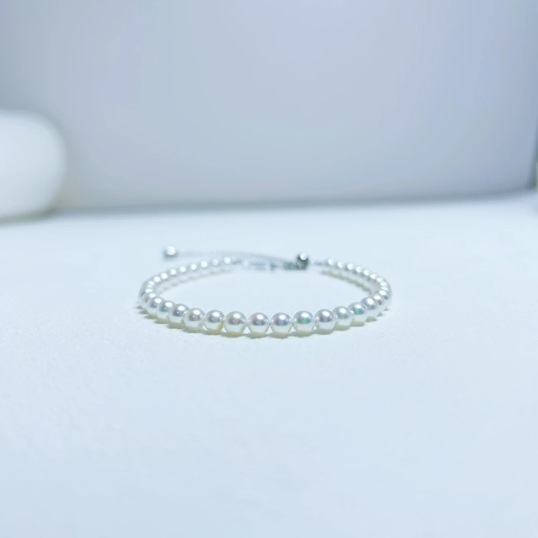 【卷王珍珠手链】【小彩凜】4-4.5mm 冷白极光baby珠手链