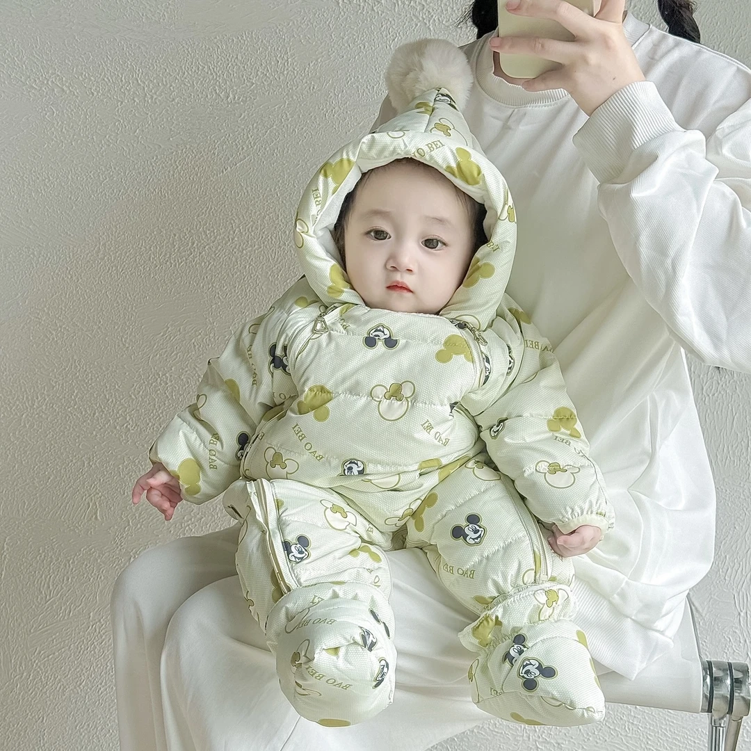 婴儿羽绒服连体衣冬季加厚新生儿宝宝外出抱衣爬服哈衣保暖包脚
