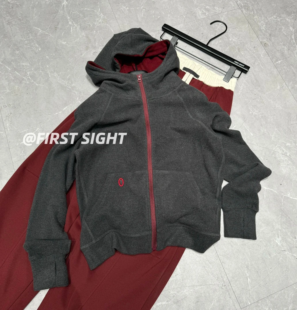 初见家【连帽撞色拉链开衫外套】2024早秋时尚运动显瘦百搭上衣女