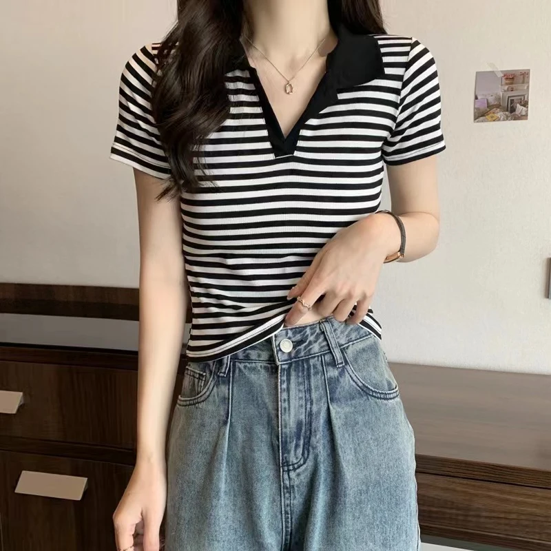 条纹polo领短袖正肩t恤女夏季小众设计感纯欲修身体恤短款v领上衣