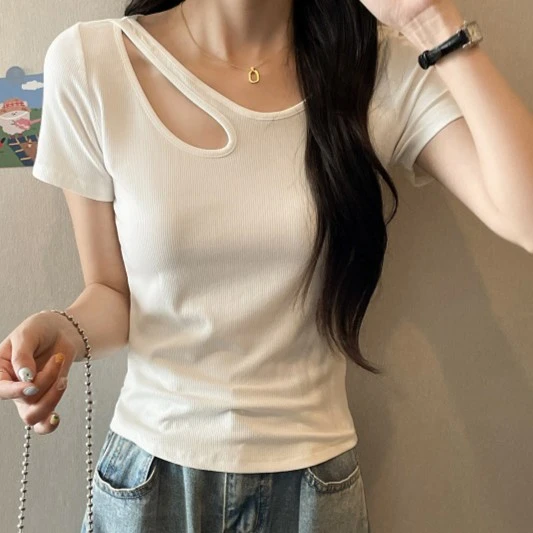 不规则辣妹性感镂空正肩短袖T恤女修身显瘦设计小众设计短款上衣