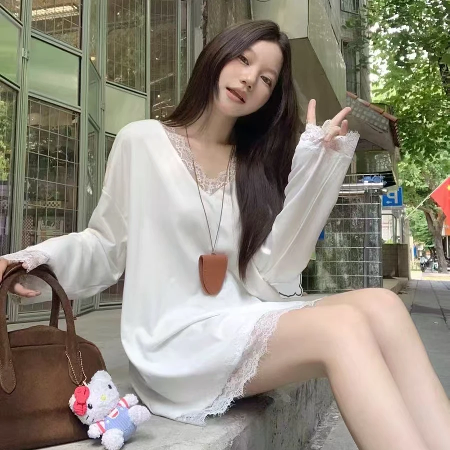 韩版 潮流 时尚 百搭  显瘦 宽松打底衫